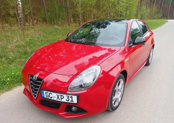 świętokrzyskie Alfa Romeo Giulietta cena 49700 przebieg: 100000, rok produkcji 2015 z Tuchola